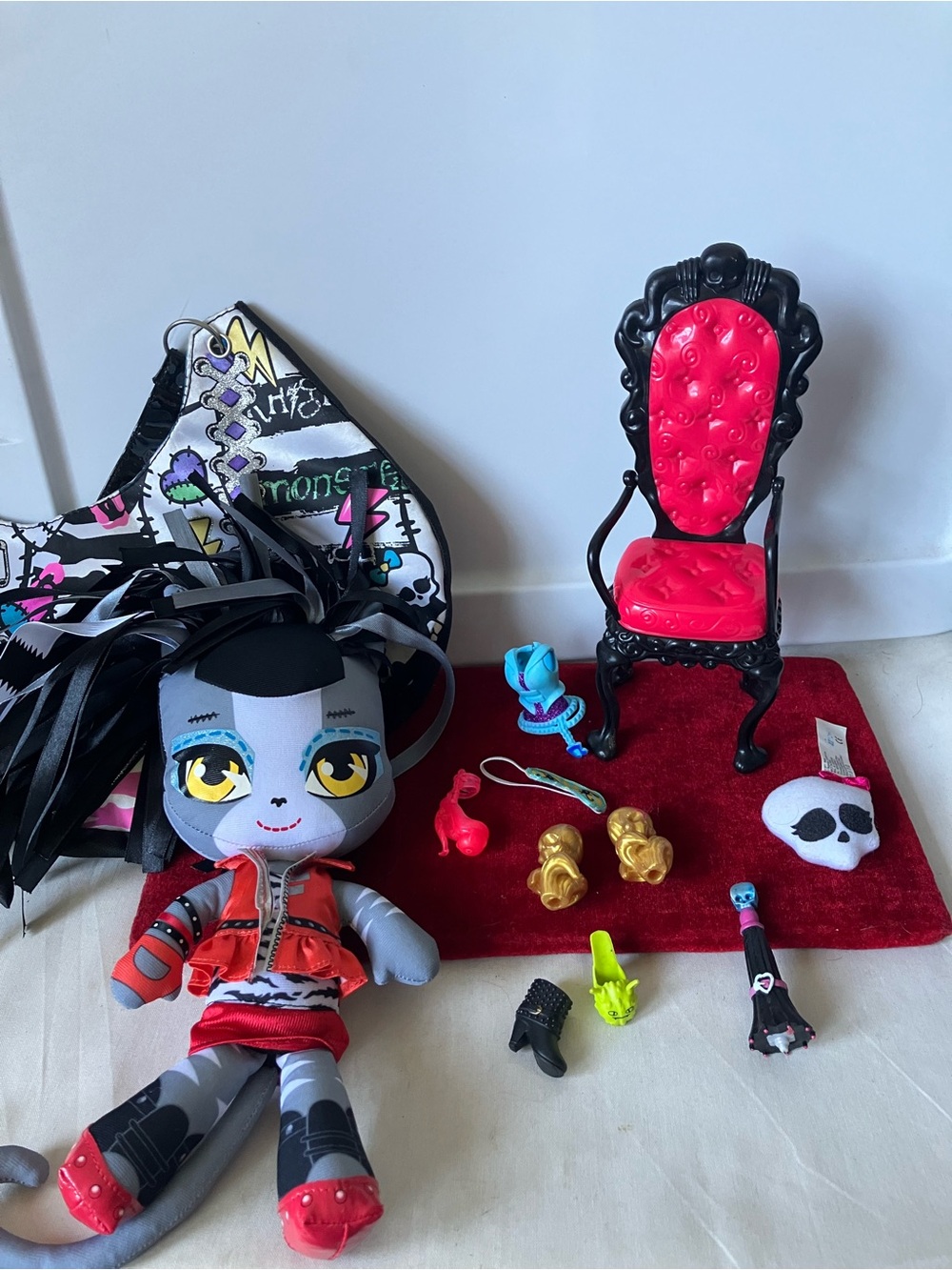 Monster High Lot Meowlody 9" Plush Doll Coffin Bean Throne Chair Shoes Skullette